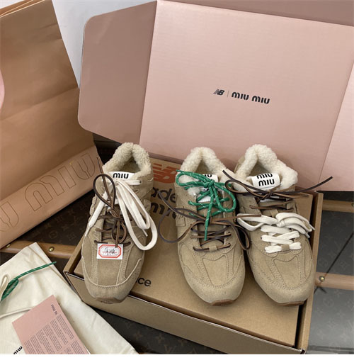 New Balance 뉴발란스 x 미우미우 530 SL 블리치드 가죽 스니커즈 레플리카 15번 이미지 - 신발 | 세미샵 레플리카 사이트