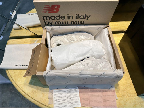 New Balance 뉴발란스 x 미우미우 530 SL 스니커즈 레플리카 2번 이미지 - 신발 | 세미샵 레플리카 사이트