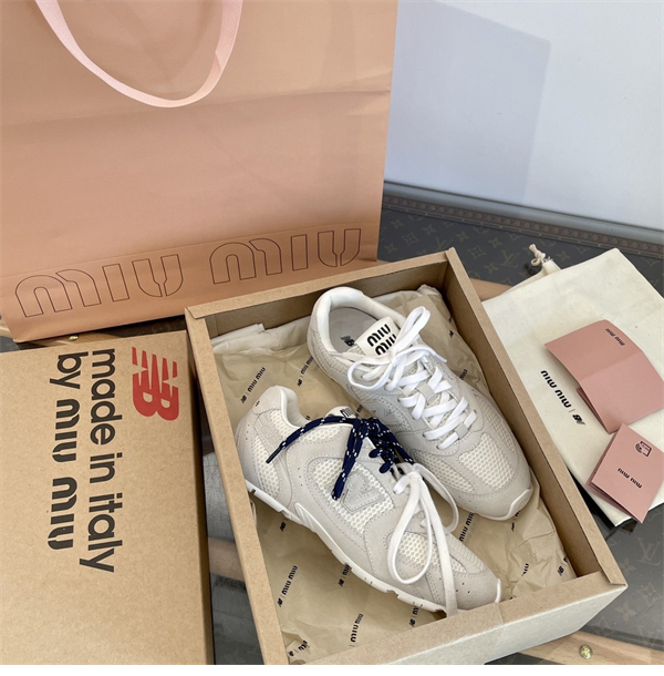 New Balance 뉴발란스 x 미우미우 530 SL 스니커즈 레플리카 2번 이미지 - 신발 | 세미샵 레플리카 사이트