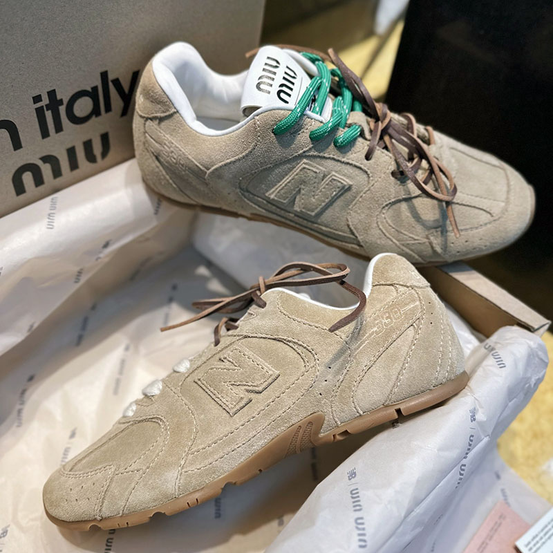 New Balance 뉴발란스 x 미우미우 530 SL 에쿠르 스니커즈 레플리카 1번 이미지 - 신발 | 세미샵 레플리카 사이트