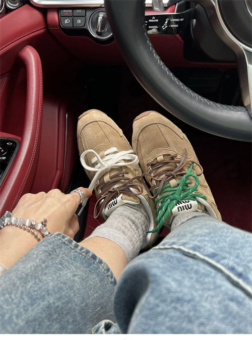 New Balance 뉴발란스 x 미우미우 530 SL 에쿠르 스니커즈 레플리카 2번 이미지 - 신발 | 세미샵 레플리카 사이트