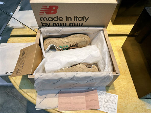 New Balance 뉴발란스 x 미우미우 530 SL 에쿠르 스니커즈 레플리카 5번 이미지 - 신발 | 세미샵 레플리카 사이트