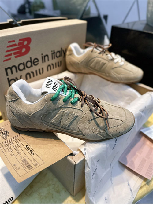 New Balance 뉴발란스 x 미우미우 530 SL 에쿠르 스니커즈 레플리카 6번 이미지 - 신발 | 세미샵 레플리카 사이트