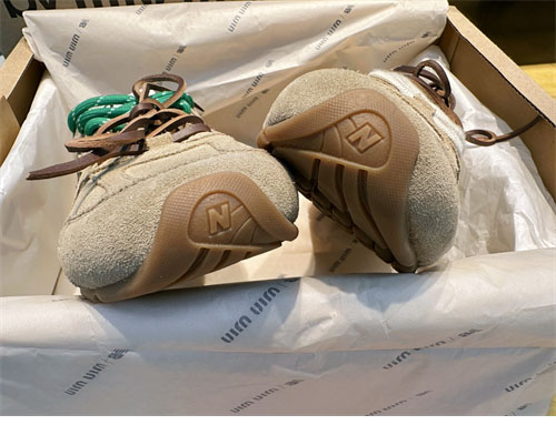 New Balance 뉴발란스 x 미우미우 530 SL 에쿠르 스니커즈 레플리카 15번 이미지 - 신발 | 세미샵 레플리카 사이트