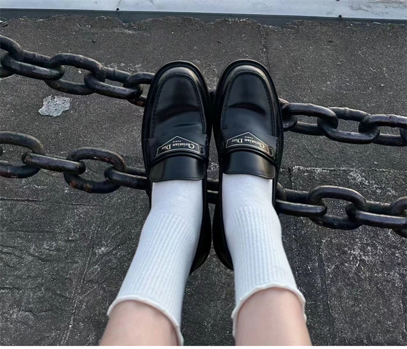 D I O R 디올 보이 브러쉬드 레더 로퍼 레플리카 2번 이미지 - 신발 | 세미샵 레플리카 사이트