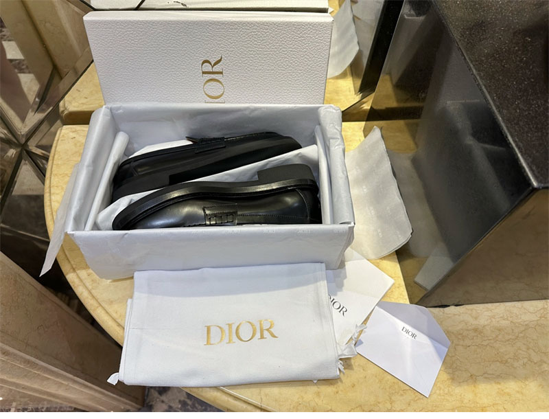 D I O R 디올 보이 브러쉬드 레더 로퍼 레플리카 4번 이미지 - 신발 | 세미샵 레플리카 사이트