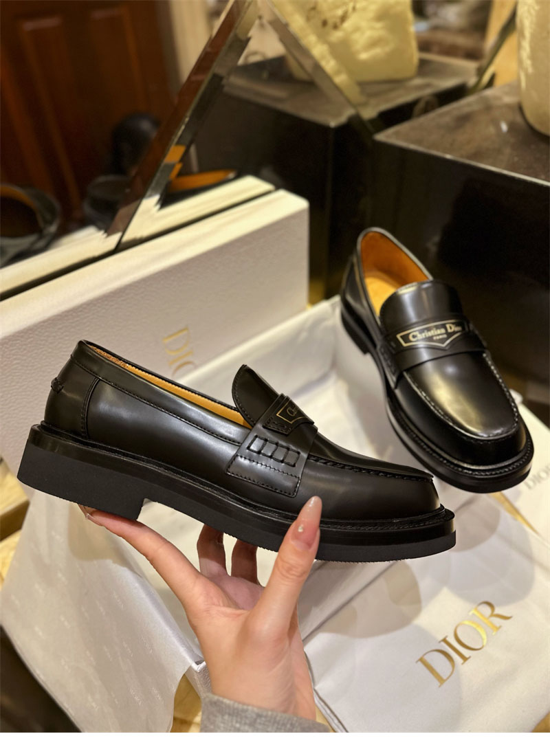 D I O R 디올 보이 브러쉬드 레더 로퍼 레플리카 6번 이미지 - 신발 | 세미샵 레플리카 사이트