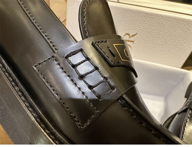 D I O R 디올 보이 브러쉬드 레더 로퍼 레플리카 13번 이미지 - 신발 | 세미샵 레플리카 사이트