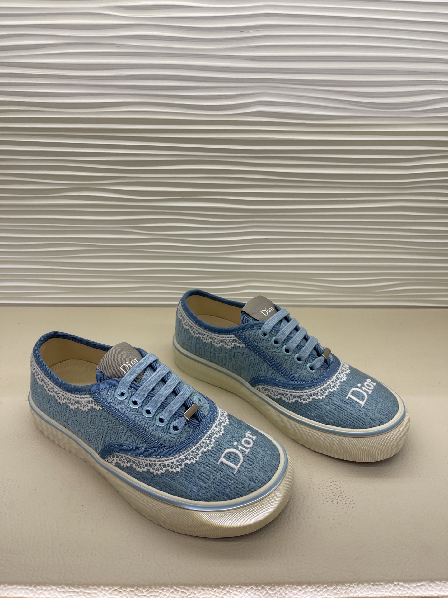 디올 디올 솔트윈드 뮬 스니커즈 레플리카 4번 이미지 - 신발 | 세미샵 레플리카 사이트