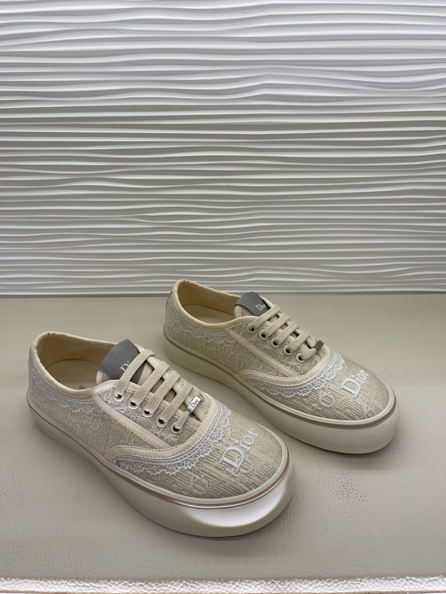 디올 디올 솔트윈드 뮬 스니커즈 레플리카 16번 이미지 - 신발 | 세미샵 레플리카 사이트