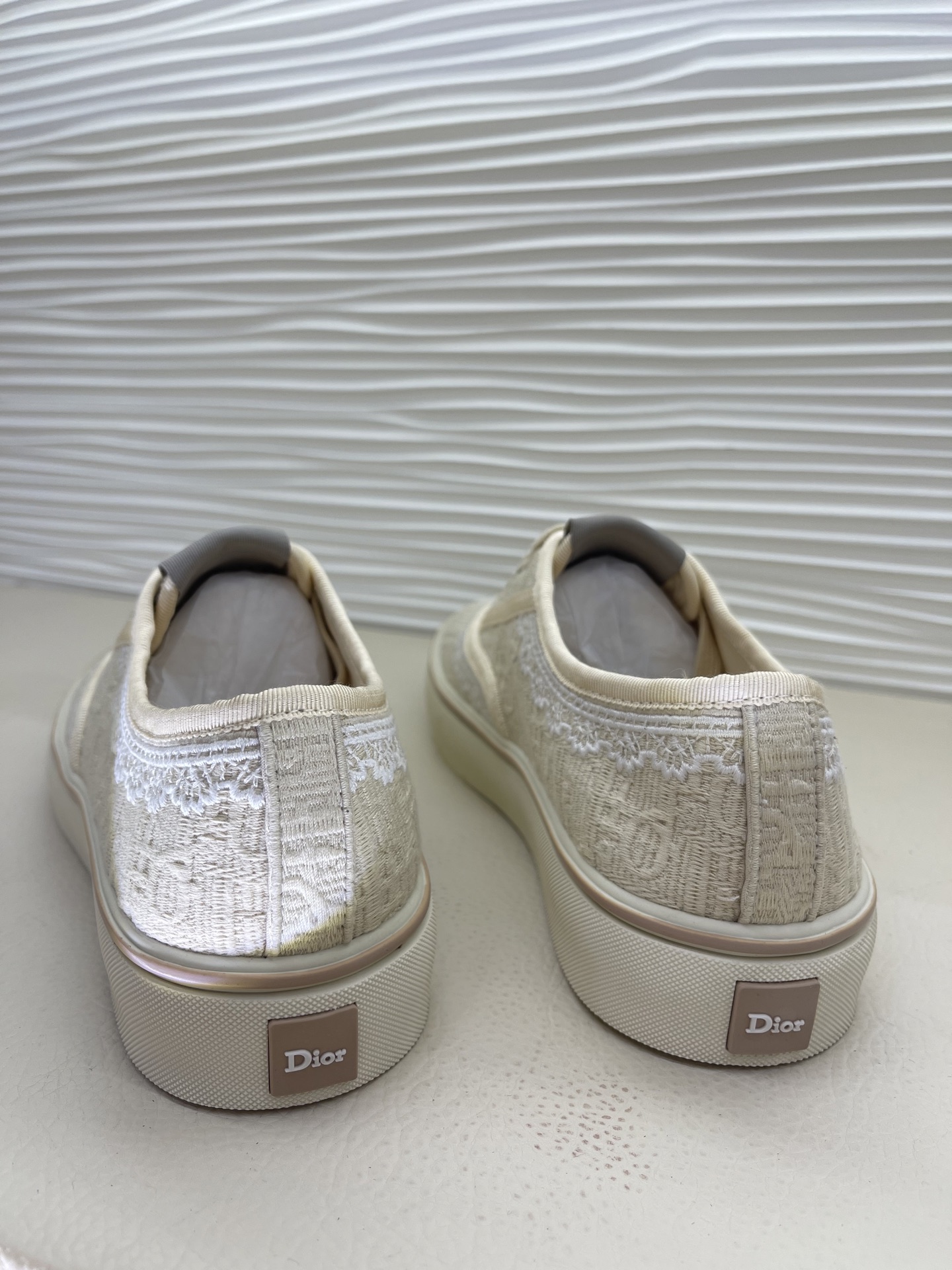 디올 디올 솔트윈드 뮬 스니커즈 레플리카 17번 이미지 - 신발 | 세미샵 레플리카 사이트