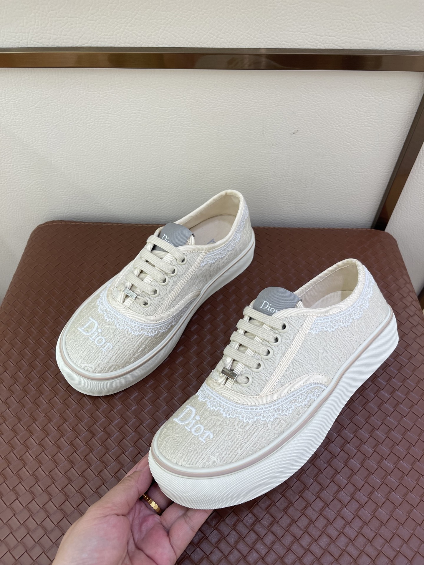 디올 디올 솔트윈드 뮬 스니커즈 레플리카 19번 이미지 - 신발 | 세미샵 레플리카 사이트