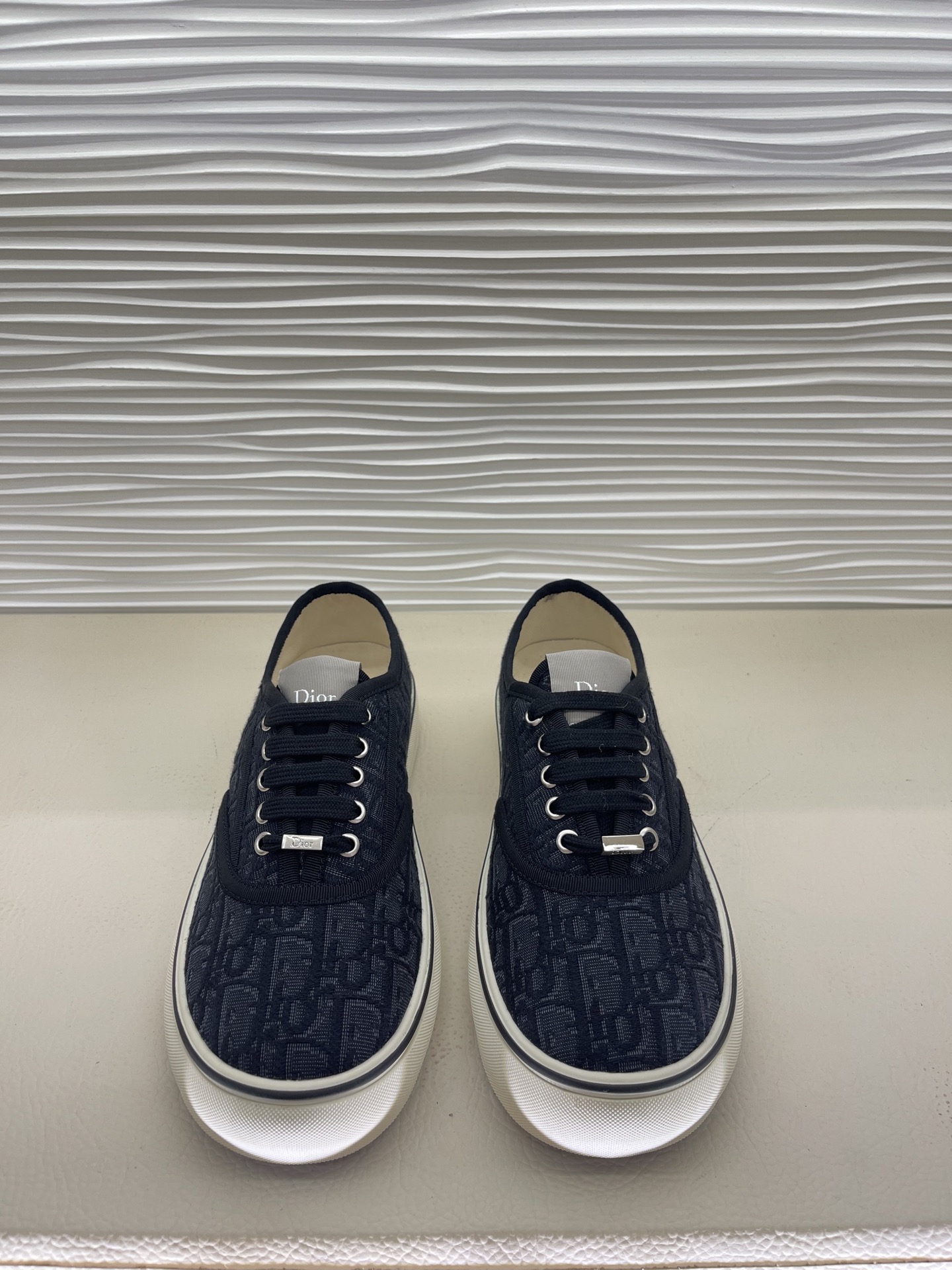 디올 디올 솔트윈드 뮬 스니커즈 레플리카 27번 이미지 - 신발 | 세미샵 레플리카 사이트