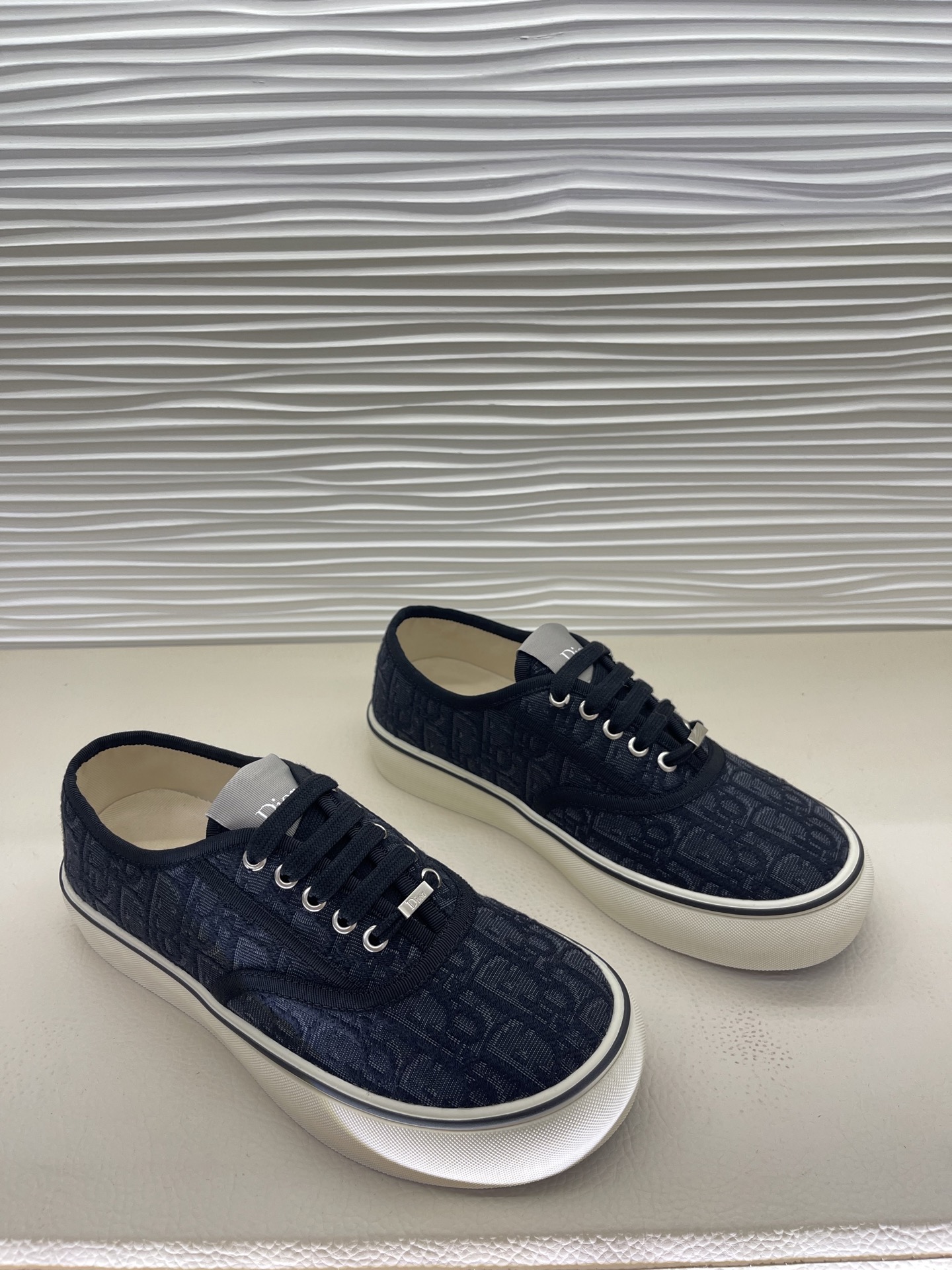 디올 디올 솔트윈드 뮬 스니커즈 레플리카 28번 이미지 - 신발 | 세미샵 레플리카 사이트