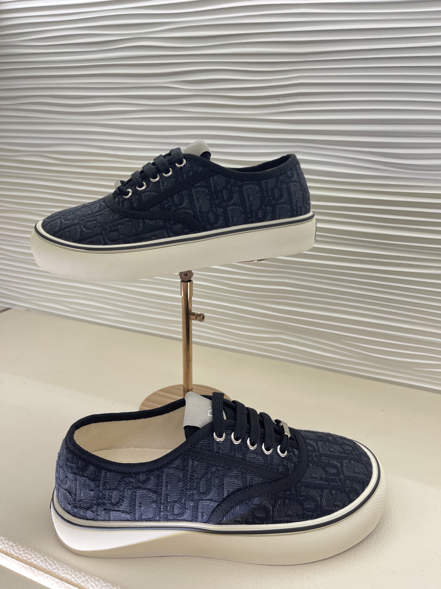 디올 디올 솔트윈드 뮬 스니커즈 레플리카 29번 이미지 - 신발 | 세미샵 레플리카 사이트