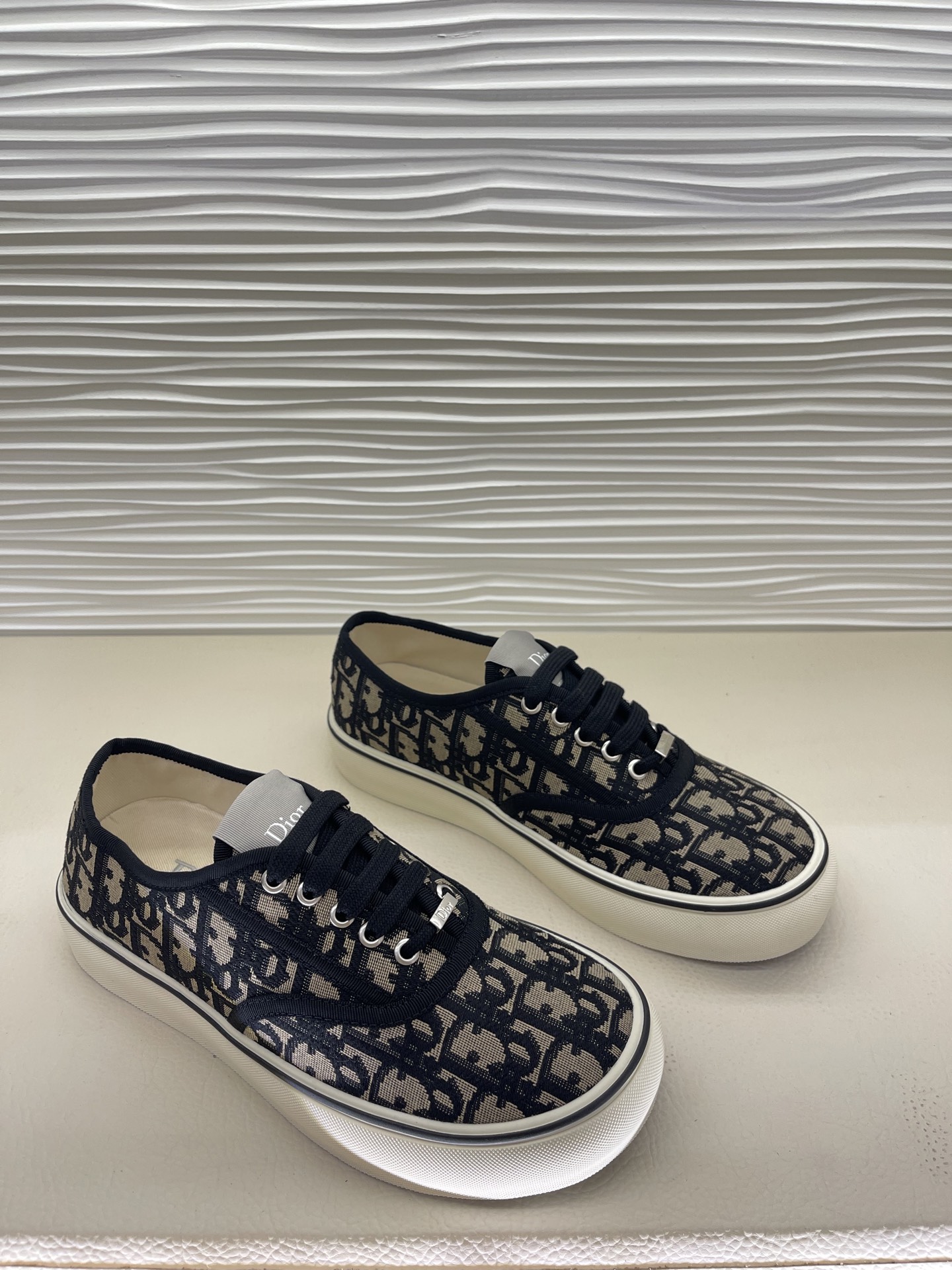 디올 디올 솔트윈드 뮬 스니커즈 레플리카 34번 이미지 - 신발 | 세미샵 레플리카 사이트