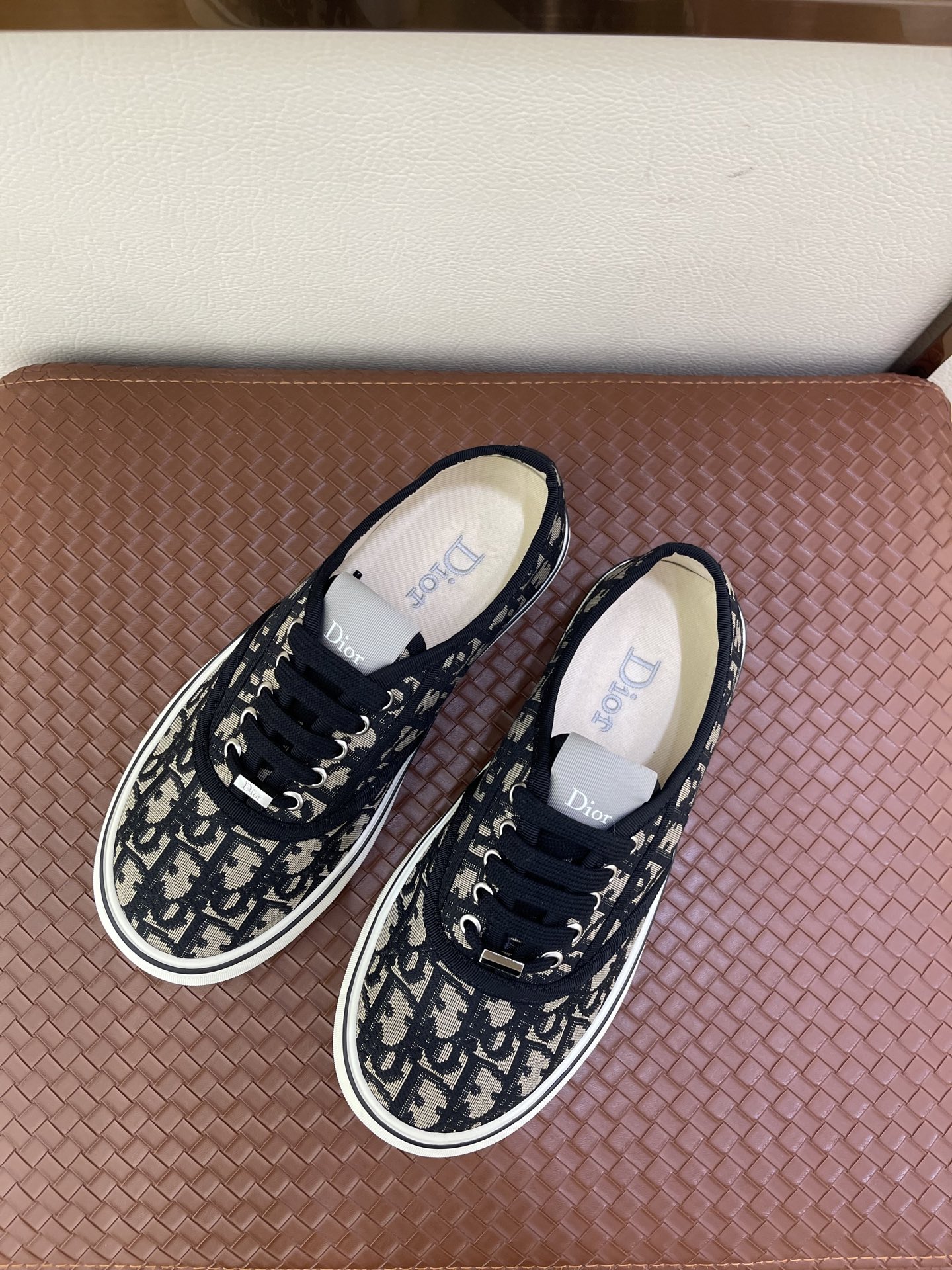 디올 디올 솔트윈드 뮬 스니커즈 레플리카 37번 이미지 - 신발 | 세미샵 레플리카 사이트