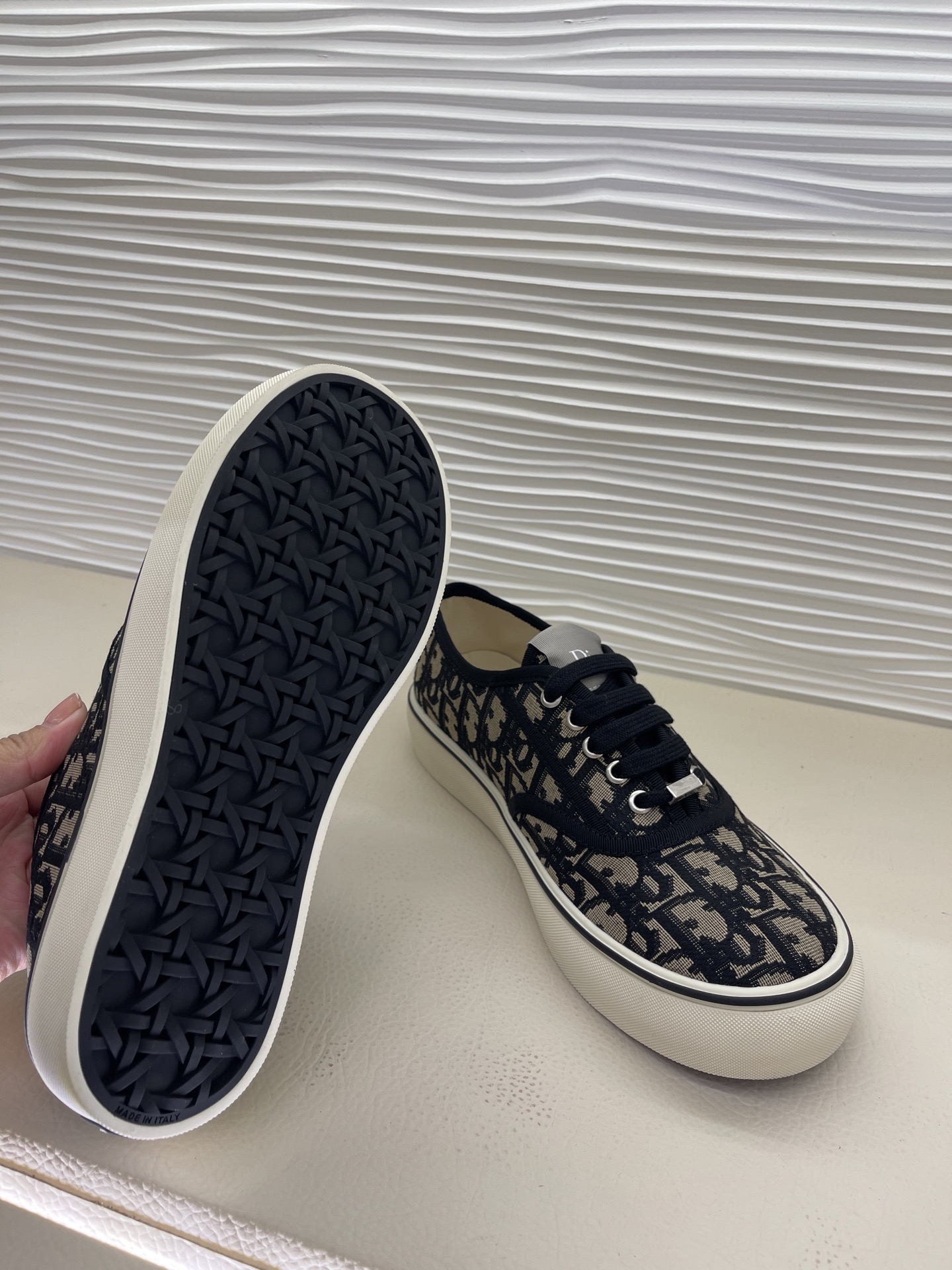 디올 디올 솔트윈드 뮬 스니커즈 레플리카 38번 이미지 - 신발 | 세미샵 레플리카 사이트