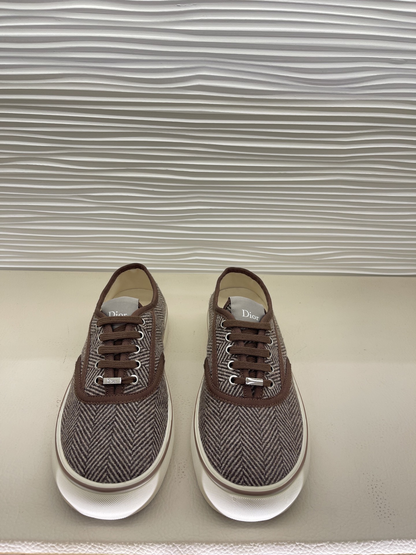 디올 디올 솔트윈드 뮬 스니커즈 레플리카 39번 이미지 - 신발 | 세미샵 레플리카 사이트