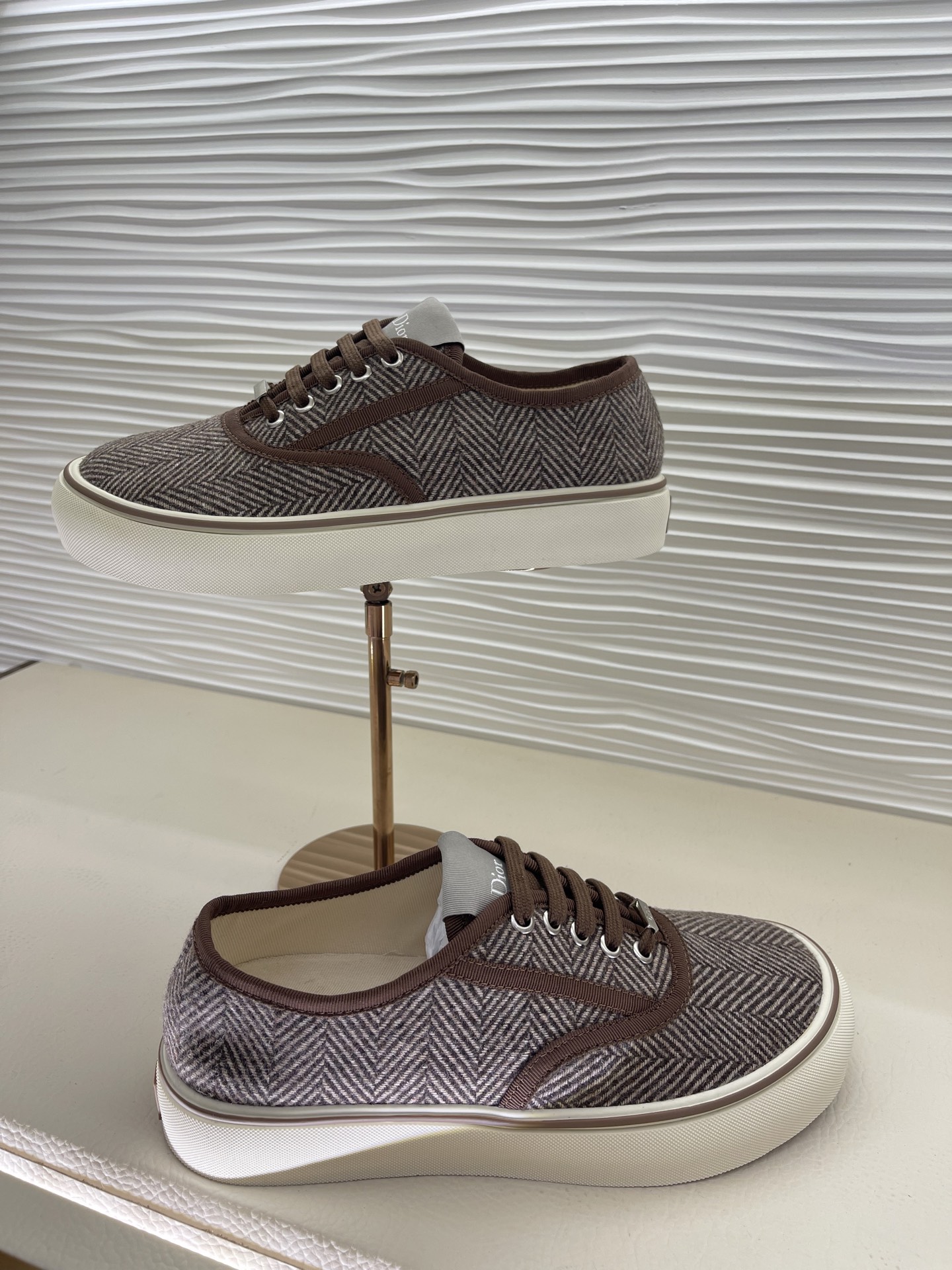 디올 디올 솔트윈드 뮬 스니커즈 레플리카 41번 이미지 - 신발 | 세미샵 레플리카 사이트