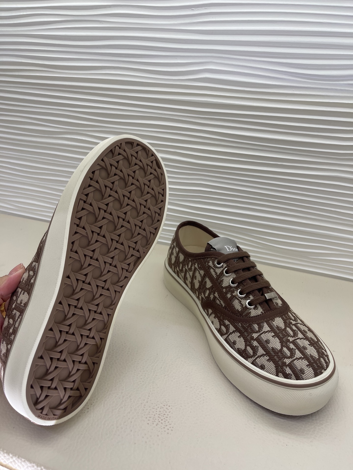 디올 디올 솔트윈드 뮬 스니커즈 레플리카 50번 이미지 - 신발 | 세미샵 레플리카 사이트