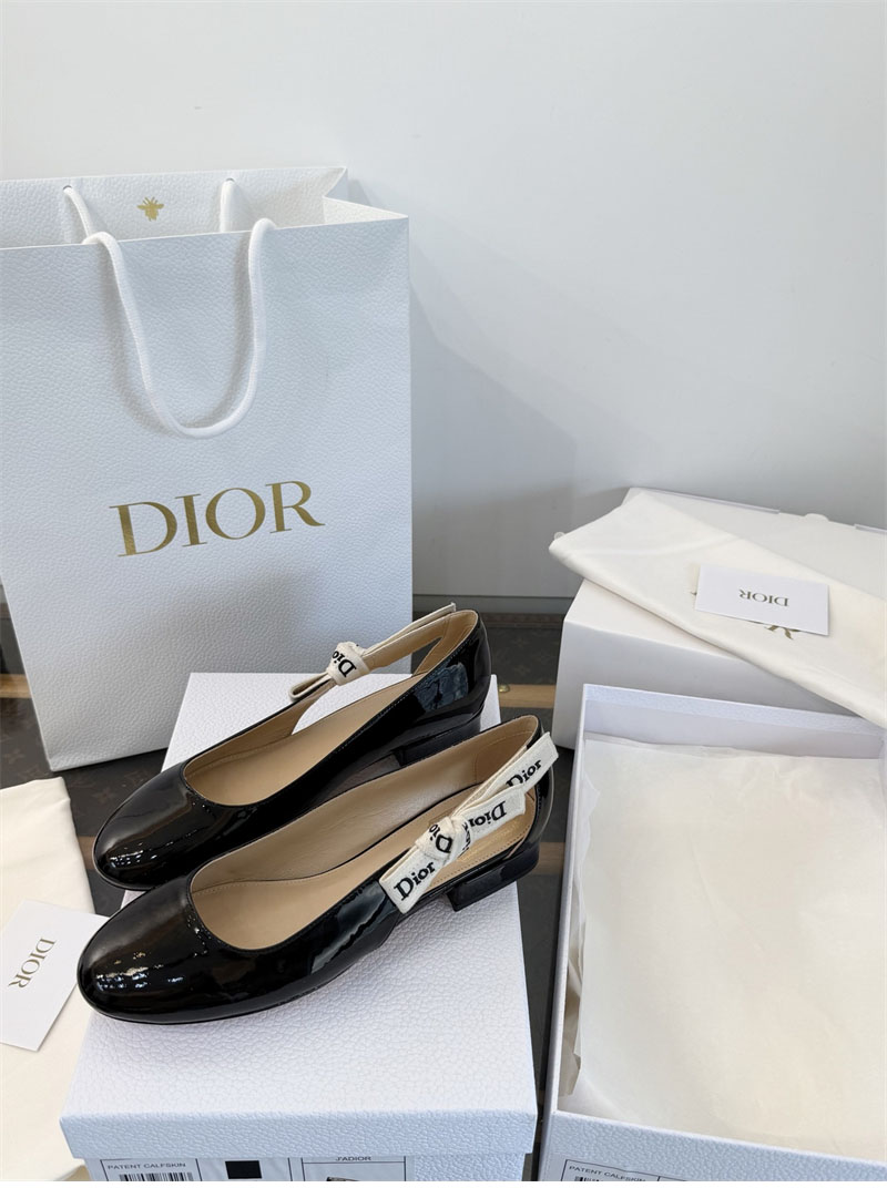디올 디올 자디올 페이턴트 카프스킨 발레 플랫 레플리카 15번 이미지 - 신발 | 세미샵 레플리카 사이트