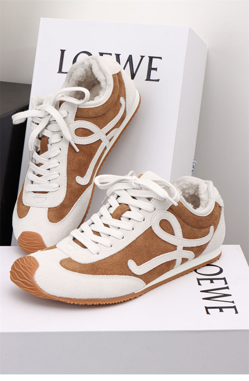 로에베 로에베 발레 러너 2.0 스웨이드 시어링 스니커즈 레플리카 3번 이미지 - 신발 | 세미샵 레플리카 사이트