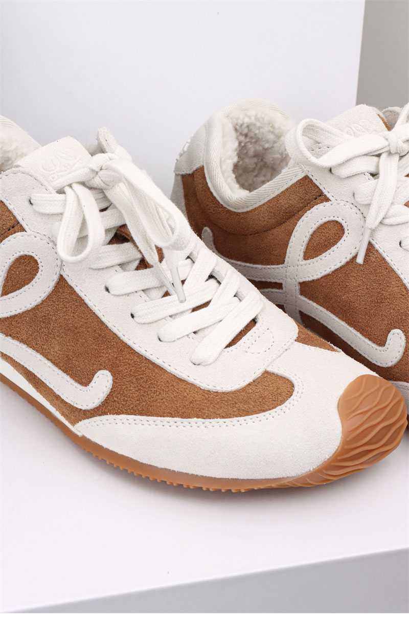 로에베 로에베 발레 러너 2.0 스웨이드 시어링 스니커즈 레플리카 9번 이미지 - 신발 | 세미샵 레플리카 사이트