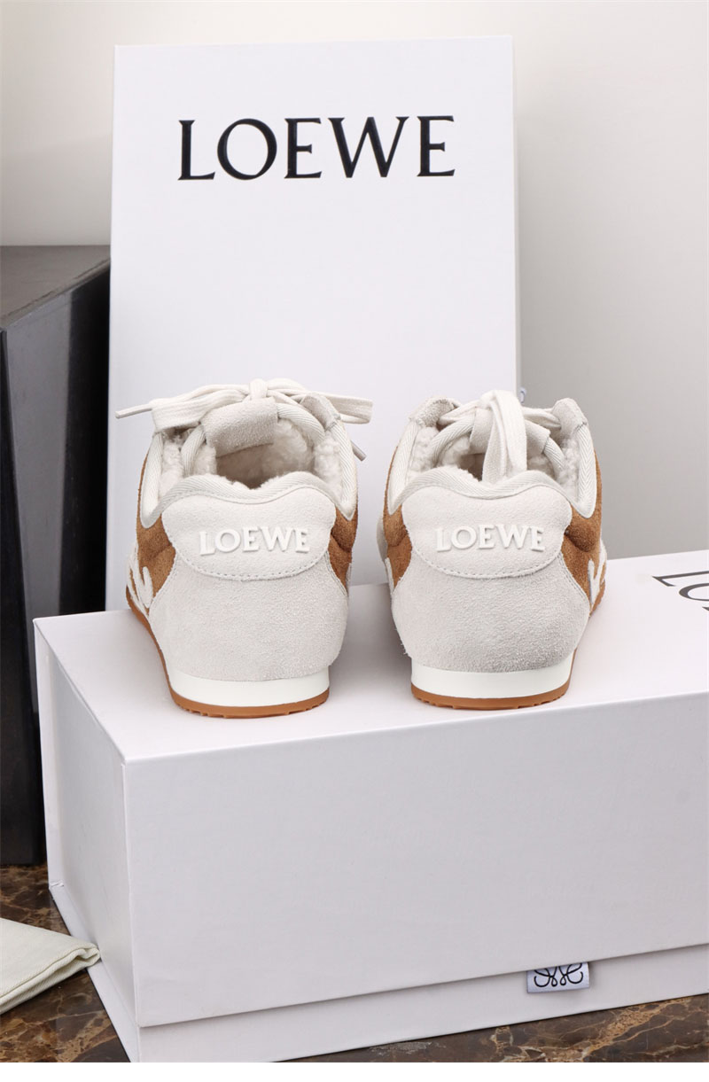 로에베 로에베 발레 러너 2.0 스웨이드 시어링 스니커즈 레플리카 5번 이미지 - 신발 | 세미샵 레플리카 사이트