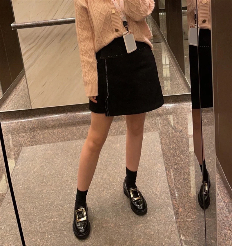 Roger Vivier 로저비비에 페이턴트 레더 비브 레인저스 로퍼 레플리카 2번 이미지 - 신발 | 세미샵 레플리카 사이트