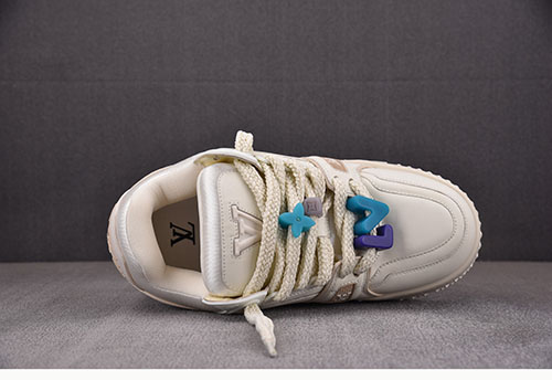 Louis Vuitton 루이비통 트레이너 맥시 DIY 버클 스니커즈 레플리카 3번 이미지 - 신발 | 세미샵 레플리카 사이트