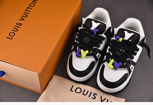 Louis Vuitton 루이비통 트레이너 맥시 DIY 버클 스니커즈 레플리카 7번 이미지 - 신발 | 세미샵 레플리카 사이트