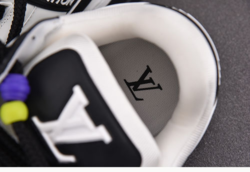 Louis Vuitton 루이비통 트레이너 맥시 DIY 버클 스니커즈 레플리카 10번 이미지 - 신발 | 세미샵 레플리카 사이트