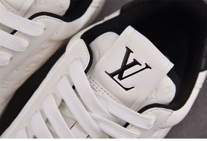 Louis Vuitton 루이비통 LV 이니셜 시그니처 리볼리 스니커즈 화이트 레플리카 10번 이미지 - 신발 | 세미샵 레플리카 사이트