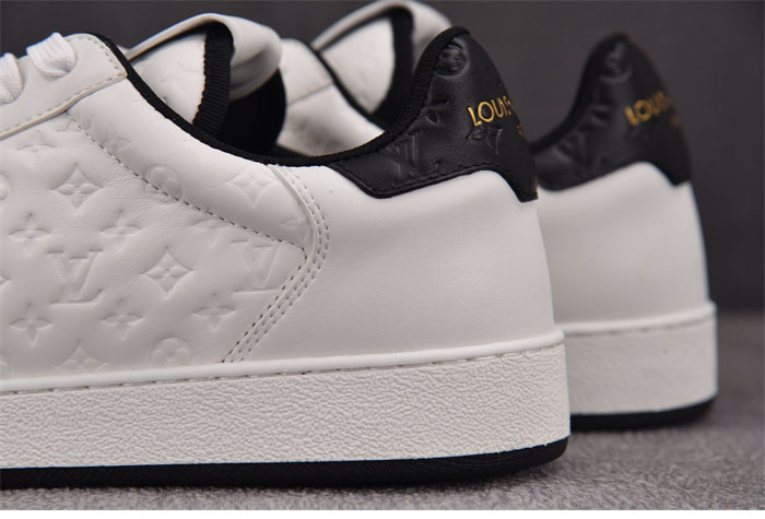 Louis Vuitton 루이비통 LV 이니셜 시그니처 리볼리 스니커즈 화이트 레플리카 14번 이미지 - 신발 | 세미샵 레플리카 사이트