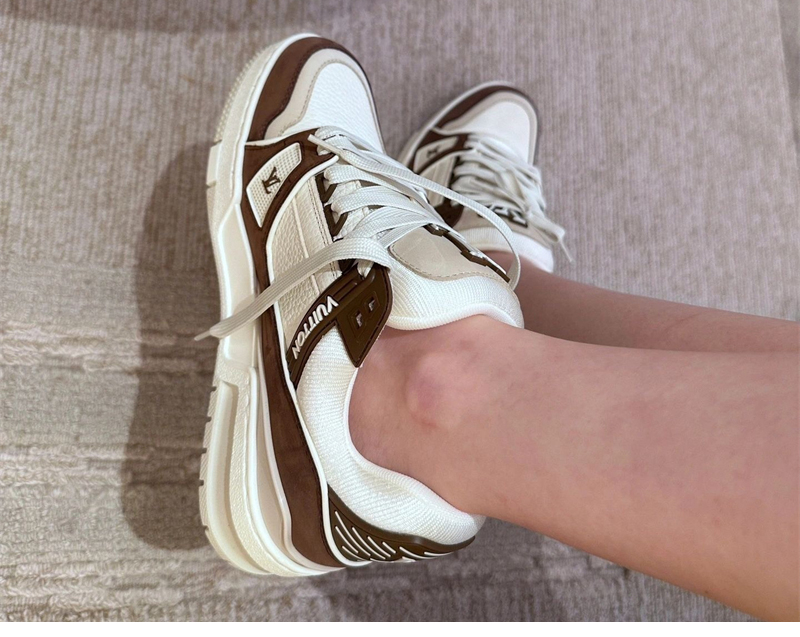 Louis Vuitton 루이비통 LV 트레이너 스니커즈 브라운 레플리카 3번 이미지 - 신발 | 세미샵 레플리카 사이트