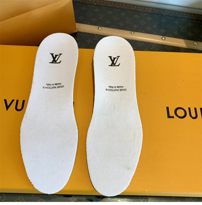 Louis Vuitton 루이비통 LV 트레이너 스니커즈 화이트 레플리카 18번 이미지 - 신발 | 세미샵 레플리카 사이트
