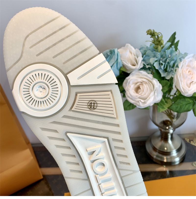 Louis Vuitton 루이비통 LV 트레이너 스니커즈 화이트 레플리카 26번 이미지 - 신발 | 세미샵 레플리카 사이트