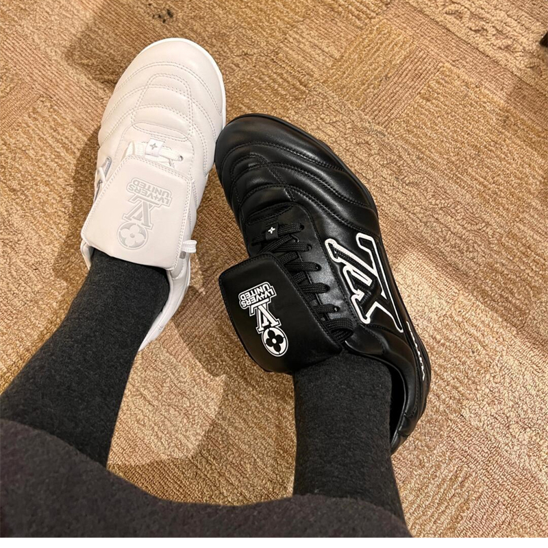 Louis Vuitton 루이비통 LV 풋프린트 사커 스니커즈 레플리카 2번 이미지 - 신발 | 세미샵 레플리카 사이트