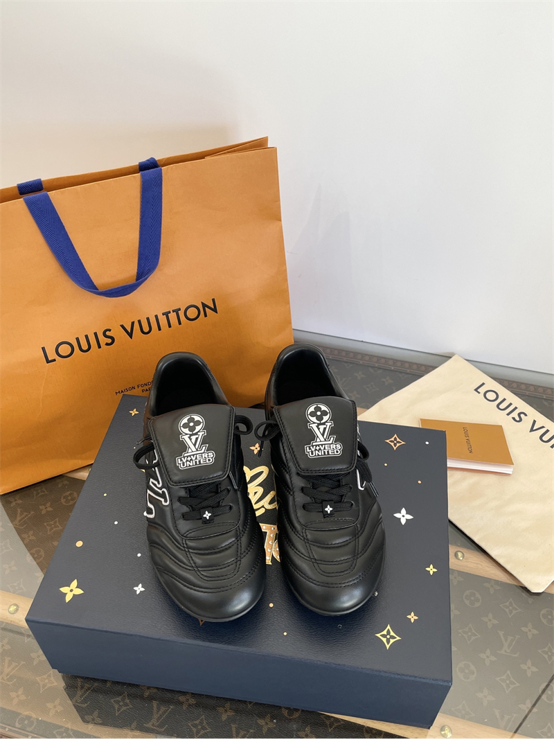 Louis Vuitton 루이비통 LV 풋프린트 사커 스니커즈 레플리카 4번 이미지 - 신발 | 세미샵 레플리카 사이트