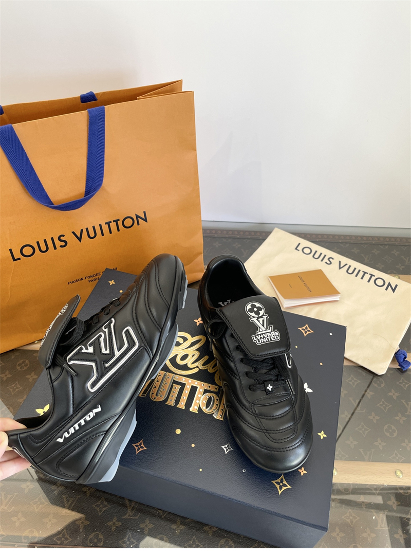 Louis Vuitton 루이비통 LV 풋프린트 사커 스니커즈 레플리카 5번 이미지 - 신발 | 세미샵 레플리카 사이트