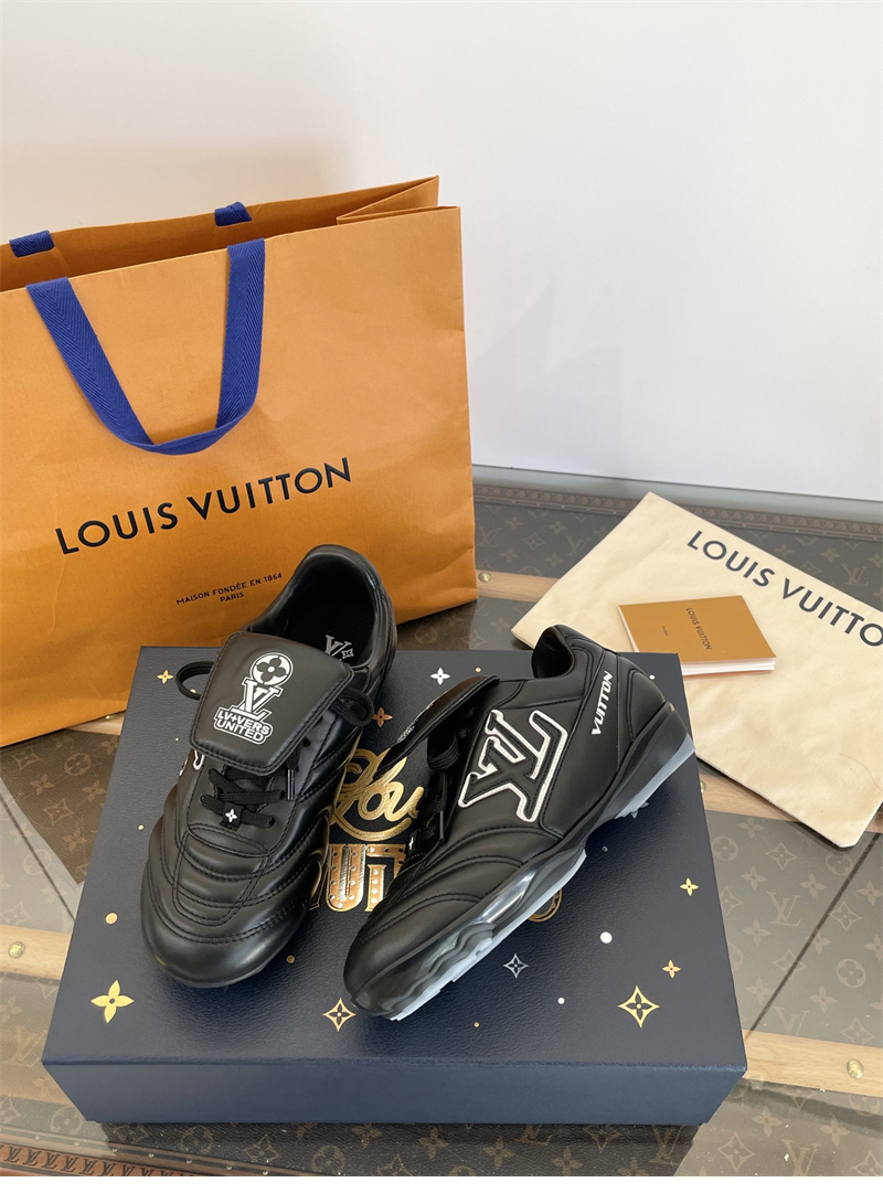 Louis Vuitton 루이비통 LV 풋프린트 사커 스니커즈 레플리카 7번 이미지 - 신발 | 세미샵 레플리카 사이트