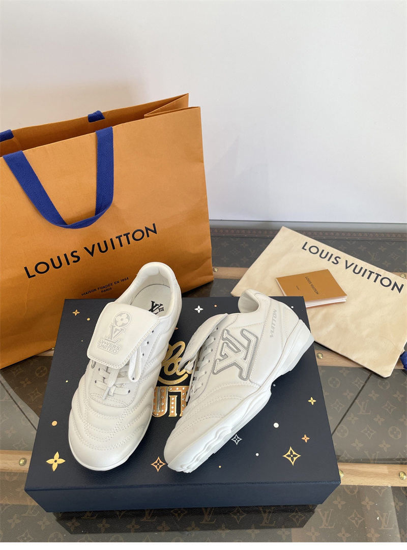 Louis Vuitton 루이비통 LV 풋프린트 사커 스니커즈 레플리카 12번 이미지 - 신발 | 세미샵 레플리카 사이트
