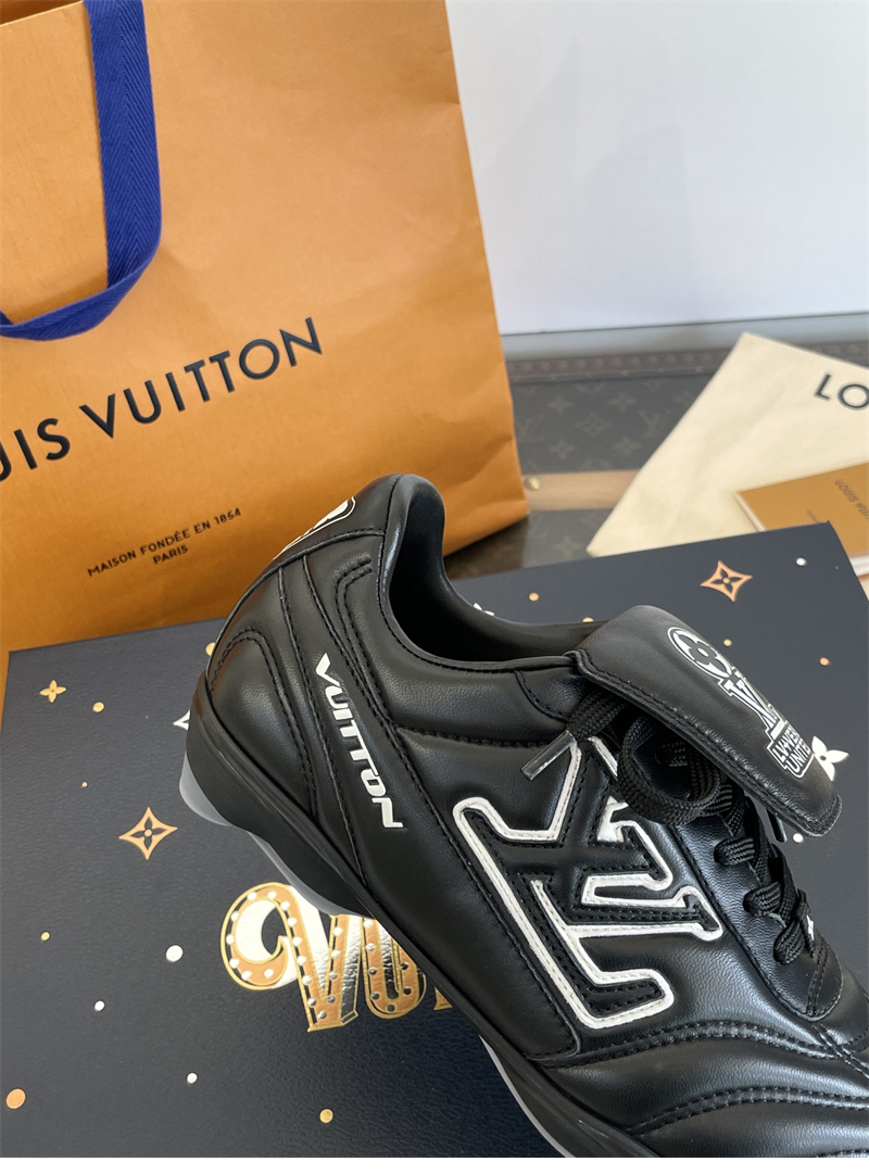 Louis Vuitton 루이비통 LV 풋프린트 사커 스니커즈 레플리카 19번 이미지 - 신발 | 세미샵 레플리카 사이트