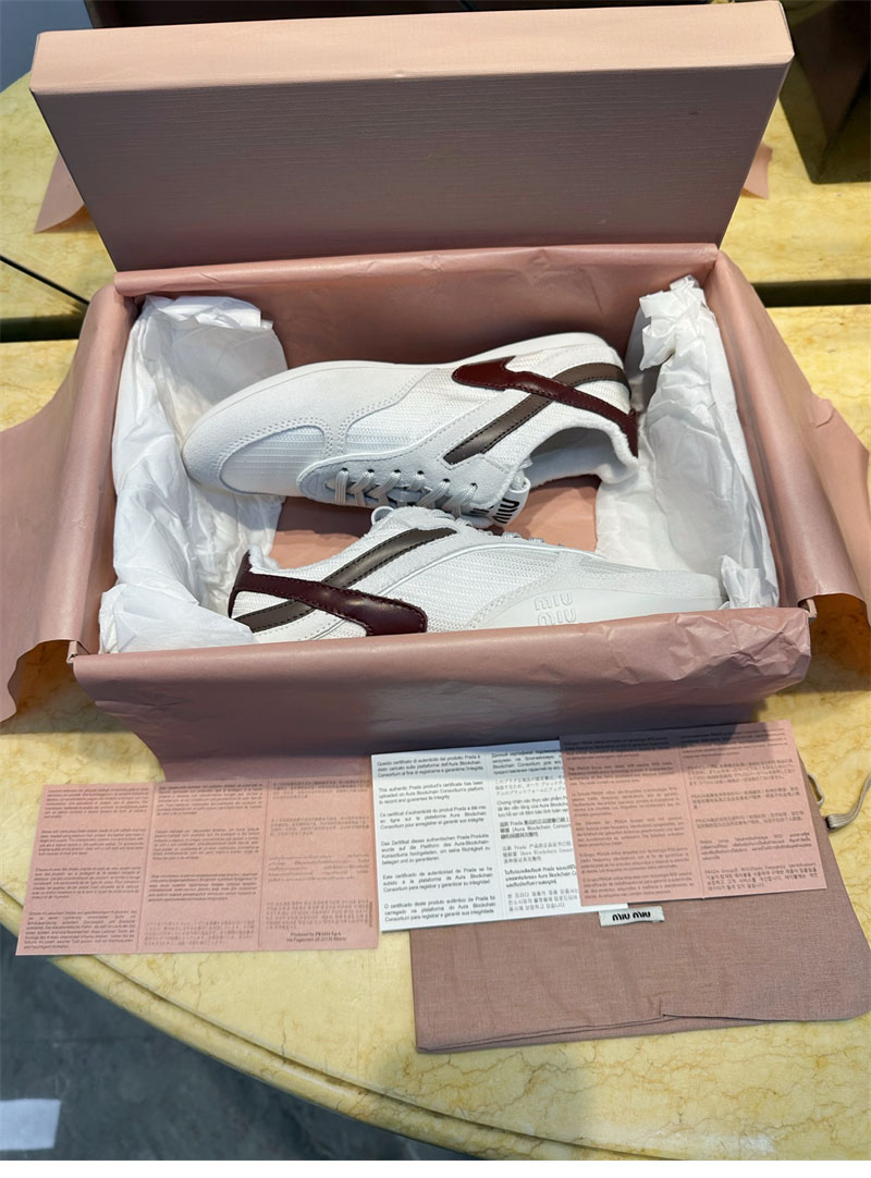 미우미우 미우미우 김나지움 기능성 소재 스니커즈 화이트/버건디 레플리카 2번 이미지 - 신발 | 세미샵 레플리카 사이트