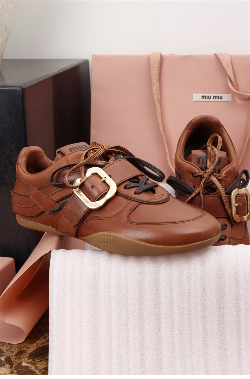 미우미우 미우미우 로고 버클 스트랩 레더 스니커즈 레플리카 15번 이미지 - 신발 | 세미샵 레플리카 사이트