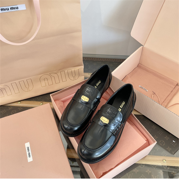 Miu Miu 미우미우 브러쉬드 가죽 페니 로퍼 레플리카 11번 이미지 - 신발 | 세미샵 레플리카 사이트