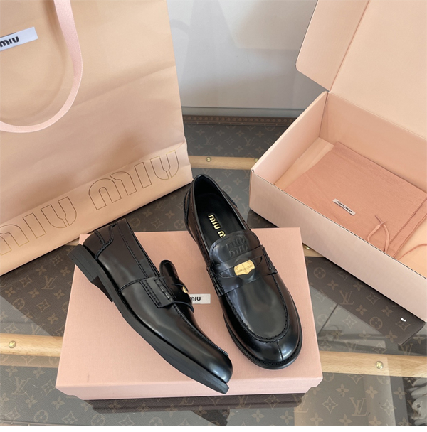 Miu Miu 미우미우 브러쉬드 가죽 페니 로퍼 레플리카 12번 이미지 - 신발 | 세미샵 레플리카 사이트