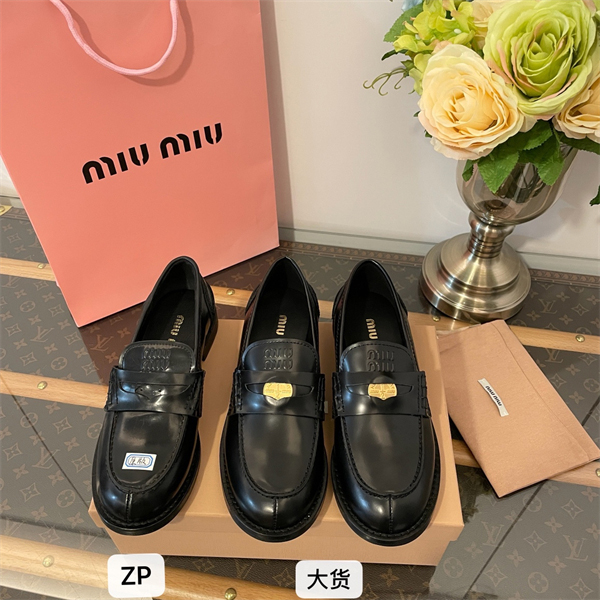 Miu Miu 미우미우 브러쉬드 가죽 페니 로퍼 레플리카 15번 이미지 - 신발 | 세미샵 레플리카 사이트