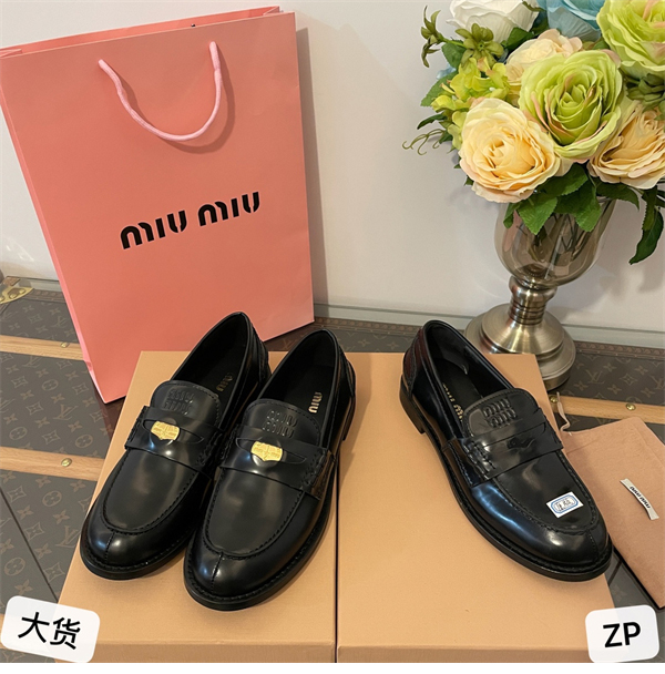 Miu Miu 미우미우 브러쉬드 가죽 페니 로퍼 레플리카 16번 이미지 - 신발 | 세미샵 레플리카 사이트